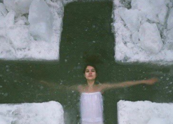 영하 24도 강물 속으로, ‘죄 씻는 날’..러시아 예수공현일