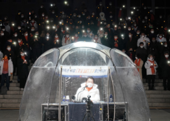 “양당 후보들 비리·악취 진동한다”