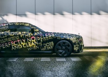 롤스로이스, 포르쉐 등 초고가차 판매 급증 “젊은 부자들 덕”