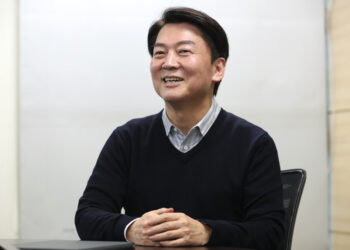 ‘지지율 10%’ 안철수, 대선판 변수 급부상