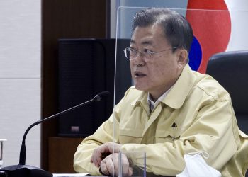 문 대통령 평화구상 좌초 위기..취임 직후 상황 회귀