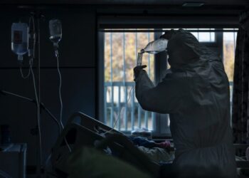 미 코로나 19 하루 입원 14만명 넘어..역대 최대 돌파