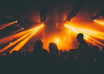 카메룬 나이트클럽서 폭죽 화재…16명 사망