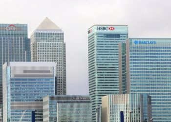 팬데믹에 떼돈 번 은행들 직원임금 퍼주기..1년차 11만달러