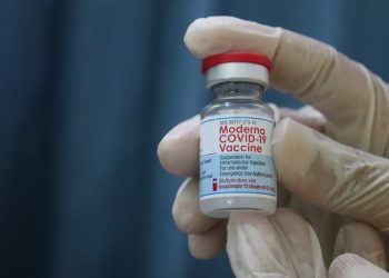 FDA, 모더나 코로나19 백신 완전 승인