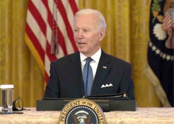 바이든, 폭스뉴스 기자에 “멍청한 개XX” 욕설 파장