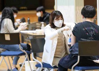 “캘리포니아 학생 백신접종 의무화”