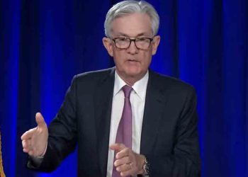 연준 “인플레 2% 넘어…금리 당장 올려야”  3월 인상 시사