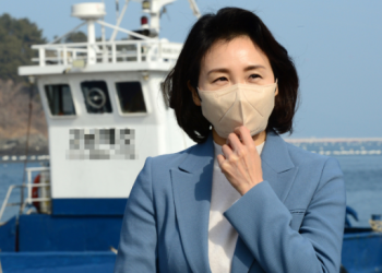 김혜경 ‘갑질’ 의혹 파상공세…”셀프아웃 선언해야”