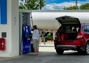 LA 개스값 사상 최고치 경신. “수 주간 더 폭등할 것”