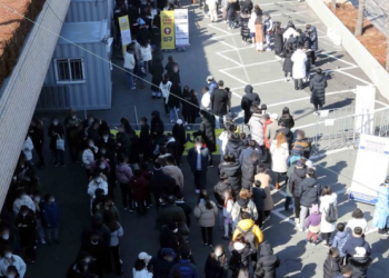 전세계 하루평균 감염자, 12일 연속 감소…285만 명