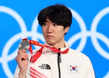 ‘깜짝 아닙니다’ 차민규, 2회 연속 은메달…팀 킴은 2연승[베이징2022]