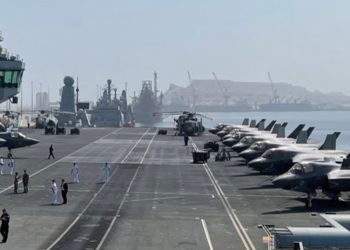 “러시아 침공 걱정” 영국 국방장관, 휴가 하루만에 복귀