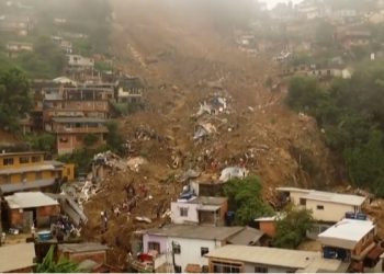 주택 80여 채 삽시간에 매몰..최소 110명 사망