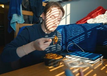 남긴 음식 먹었다 다리·손가락 절단…”세균감염, 패혈증”