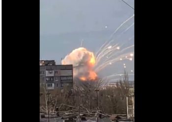 ‘2차 대전 격전지’ 우크라 멜리토폴 기지서 대규모 폭발(영상)