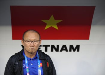 ‘박항서 매직’에 베트남 총리 ‘세뱃돈’ 격려