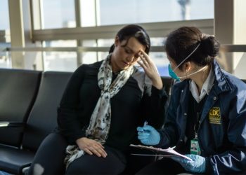 “CDC, 바이든 국정연설 전 마스크 지침 완화 전망”