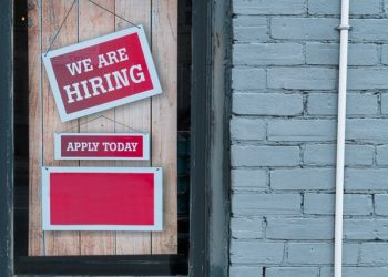 미 기업들 인력난 심각,,맥도날드, 영업시간 단축까지