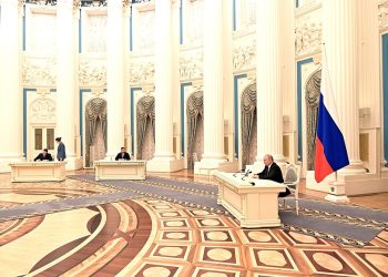 푸틴, 러시아군 우크라 진격 명령..오늘 돈바스 진입