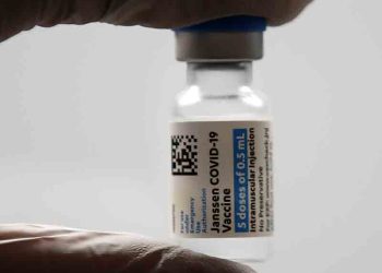 존슨 앤 존슨, 코로나19 백신 생산 중단