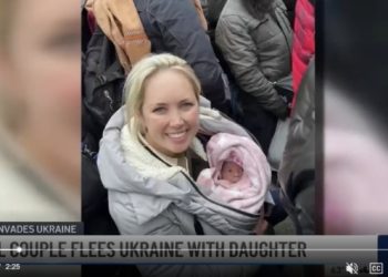 OC 의사 부부, 생후 4일 아기 안고 걸어서 국경 넘어