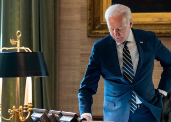 바이든 “러 최혜국지위 박탈…해산물·보드카 금수”