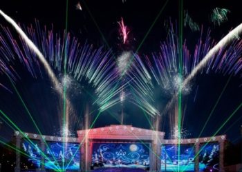 세계 최초 매일 밤 BTS 환상 공연…에버랜드 ‘오버 더 유니버스’