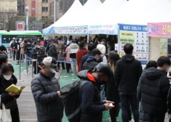 ’40만명 첫 돌파’ 한국 코로나, 어디까지 갈건가