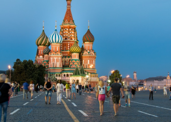 러,  디폴트 위기 넘겨…”달러로 이자 지급완료”