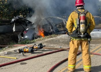 테슬라S 차량 배터리 화재, 40대 한인 운전자 사망