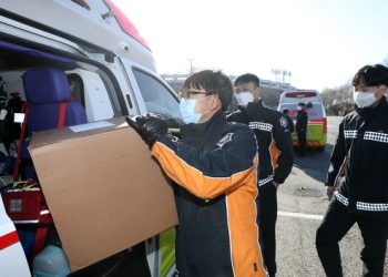 [이런일도] 구조해 준 구급대원 멱살 잡고 묻지마 폭행