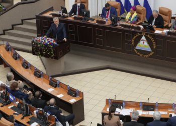 “바이든, 24일 러시아 하원의원 300여명 제재”