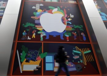 애플, 삼성과 격차 더 벌려..프리미엄폰 시장서 압도