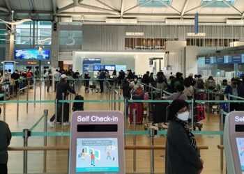 자가격리 면제 첫 주말 인천공항 승객 17%↑