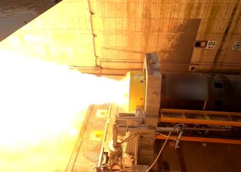 한국군, 고체연료 우주발사체 발사…군비경쟁 가열 우려