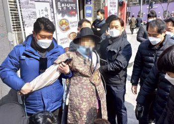 부정투표 논란 속, 송영길 유세 중 피습…둔기로 맞아 응급실행