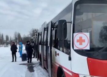 “러시아, 일부 도시들서 추가 휴전…대피로 제공”