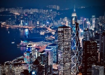 ‘홍콩 엑소더스’…기업들, 줄줄이 떠난다