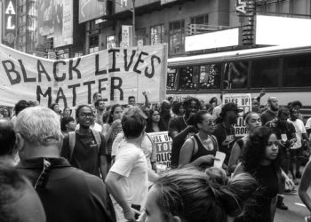 “흑인 노예 팔아요”…초등교실서 충격적 ‘경매놀이’ 경악