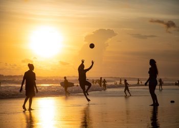 “서머타임 1년 내내 적용하자” 상원 법안 만장일치 통과