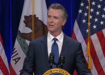 캘리포니아, 차량 소유주에 개스 택스 환급한다