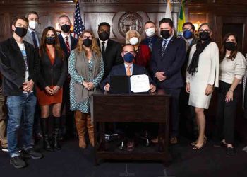 LA 177마일 로컬도로 5마일씩 속도 낮췄다..시장 서명