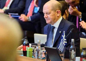 숄츠 “러시아, 제발 생화학 무기만은 안돼”