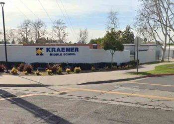 OC 중학교서 교사가 권총 자살