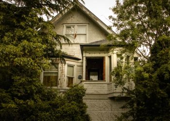 집값 치솟는데 곳곳이 빈집…1600만채 비어 있어