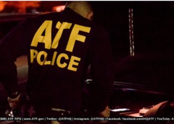 바이든, 강력한 총기규제법안 서명..새 ATF 국장 임명