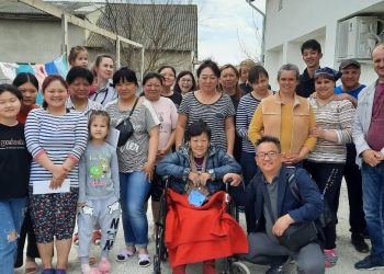 한인대표단, 몰도바 난민 캠프서 우크라 성금 전달