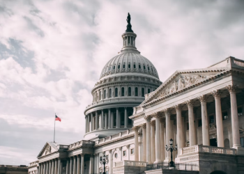 (2보)연방의사당 대피소동, 낙하시범 테러 오인탓