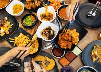 “점심 먹자 말 못해…대신 내주는 밥값 인심 옛말”…달라진 직장풍속도